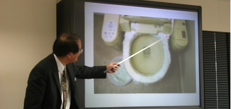 「トイレ掃除」を学ぶ…